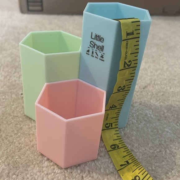 1pc Plastic Hexagonal Pen Holder (Make Up Brush Holder) - Picture 8 of 15